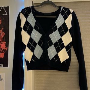 brandy melville elizabeth sweater💙